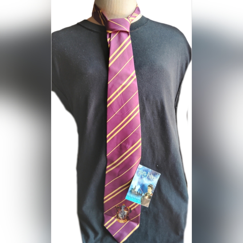 GRYFFINDOR STRIPED TIE - MAROON AND GOLD